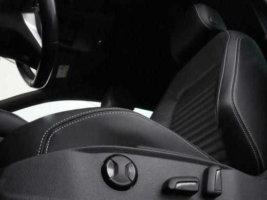 Volkswagen Passat 1.5 TSI R-Line | Nappaleder | Stoelverwarming | Camera | Carplay | Massage | Memory | Side Assist... ActivLease financial lease