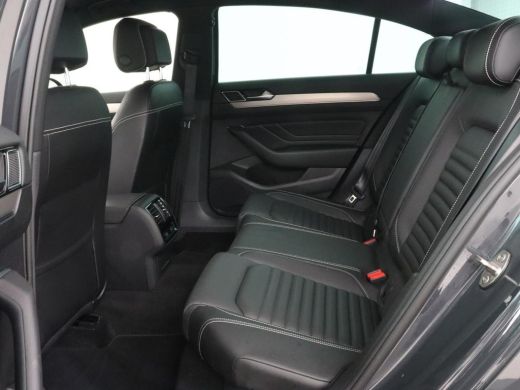 Volkswagen Passat 1.5 TSI R-Line | Nappaleder | Stoelverwarming | Camera | Carplay | Massage | Memory | Side Assist... ActivLease financial lease
