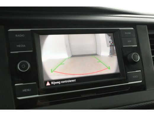 Volkswagen Transporter 2.0 TDI L2H1 | Airco | Adap. Cruise | 3-Zits | Trekh. | Camera | Carplay | Stoelverw. ActivLease financial lease