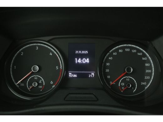 Volkswagen Transporter 2.0 TDI L2H1 | Airco | Adap. Cruise | 3-Zits | Trekh. | Camera | Carplay | Stoelverw. ActivLease financial lease