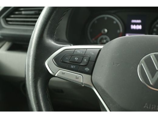 Volkswagen Transporter 2.0 TDI L2H1 | Airco | Adap. Cruise | 3-Zits | Trekh. | Camera | Carplay | Stoelverw. ActivLease financial lease