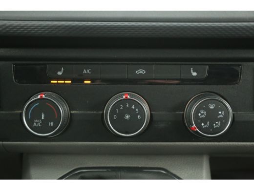 Volkswagen Transporter 2.0 TDI L2H1 | Airco | Adap. Cruise | 3-Zits | Trekh. | Camera | Carplay | Stoelverw. ActivLease financial lease