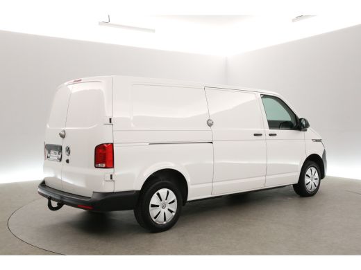Volkswagen Transporter 2.0 TDI L2H1 | Airco | Adap. Cruise | 3-Zits | Trekh. | Camera | Carplay | Stoelverw. ActivLease financial lease