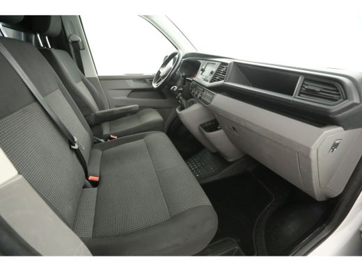 Volkswagen Transporter 2.0 TDI L2H1 | Airco | Adap. Cruise | 3-Zits | Trekh. | Camera | Carplay | Stoelverw. ActivLease financial lease