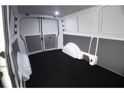 Volkswagen Transporter 2.0 TDI L2H1 | Airco | Adap. Cruise | 3-Zits | Trekh. | Camera | Carplay | Stoelverw. ActivLease financial lease