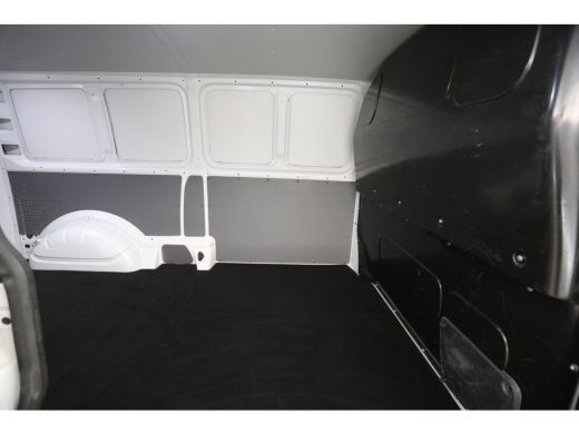 Volkswagen Transporter 2.0 TDI L2H1 | Airco | Adap. Cruise | 3-Zits | Trekh. | Camera | Carplay | Stoelverw. ActivLease financial lease