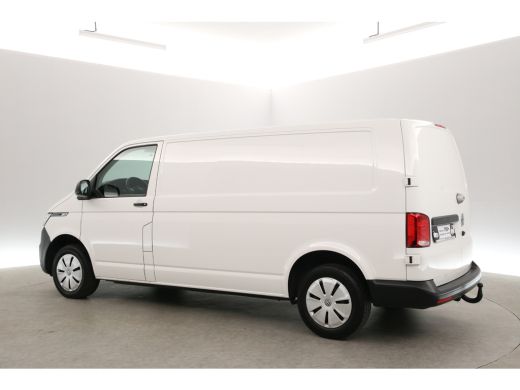 Volkswagen Transporter 2.0 TDI L2H1 | Airco | Adap. Cruise | 3-Zits | Trekh. | Camera | Carplay | Stoelverw. ActivLease financial lease