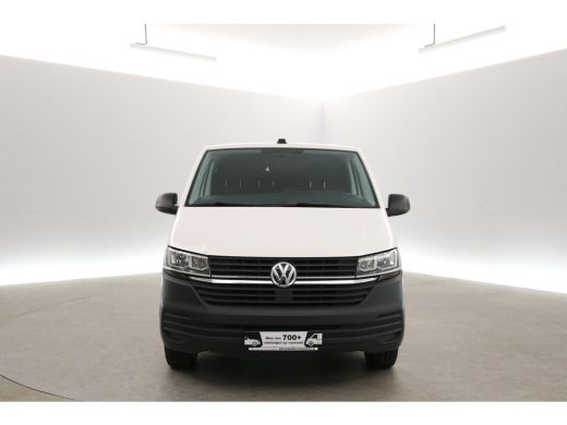 Volkswagen Transporter 2.0 TDI L2H1 | Airco | Adap. Cruise | 3-Zits | Trekh. | Camera | Carplay | Stoelverw. ActivLease financial lease