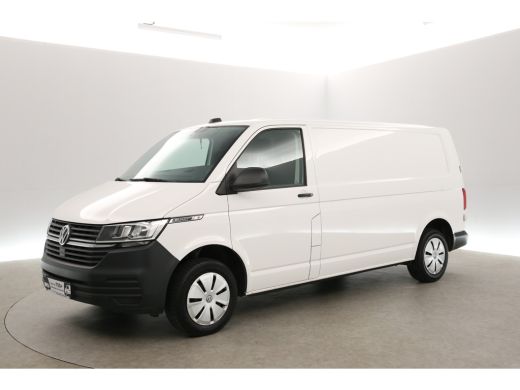 Volkswagen Transporter 2.0 TDI L2H1 | Airco | Adap. Cruise | 3-Zits | Trekh. | Camera | Carplay | Stoelverw. ActivLease financial lease