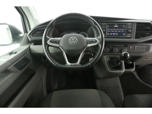 Volkswagen Transporter 2.0 TDI L2H1 | Airco | Adap. Cruise | 3-Zits | Trekh. | Camera | Carplay | Stoelverw. ActivLease financial lease