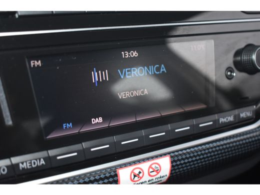 Volkswagen up! 1.0 MPI 65PK | CAMERA ACHTER | CRUISE CONTROL | STOELVERW. AIRCO | DAB+ | LED ActivLease financial lease