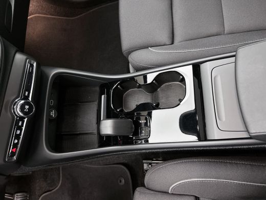 Volvo  C40 Recharge Plus 69 kWh SOH 95% / Panoramadak / Trekhaak / Camera / Stoel-Stuurverwarming / Navigati... ActivLease financial lease