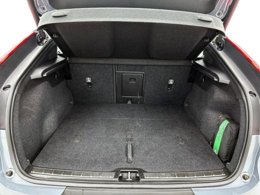 Volvo  C40 Recharge Plus 69 kWh SOH 95% / Panoramadak / Trekhaak / Camera / Stoel-Stuurverwarming / Navigati... ActivLease financial lease