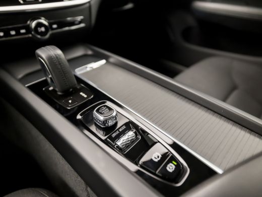 Volvo  V60 2.0 B3 Sport 177Pk Automaat (APPLE CARPLAY, GROOT NAVI, GETINT GLAS, CAMERA, ADAPTIVE CRUISE, SPO... ActivLease financial lease