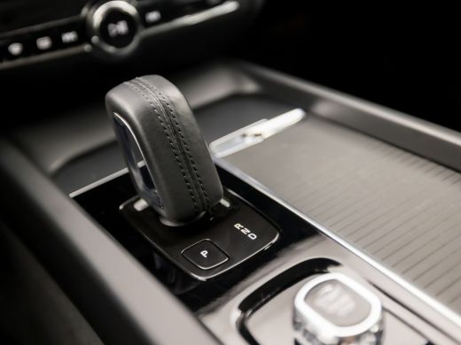 Volvo  V60 2.0 B3 Sport 177Pk Automaat (APPLE CARPLAY, GROOT NAVI, GETINT GLAS, CAMERA, ADAPTIVE CRUISE, SPO... ActivLease financial lease