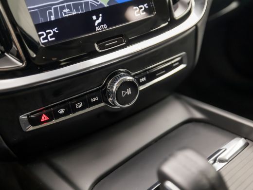 Volvo  V60 2.0 B3 Sport 177Pk Automaat (APPLE CARPLAY, GROOT NAVI, GETINT GLAS, CAMERA, ADAPTIVE CRUISE, SPO... ActivLease financial lease