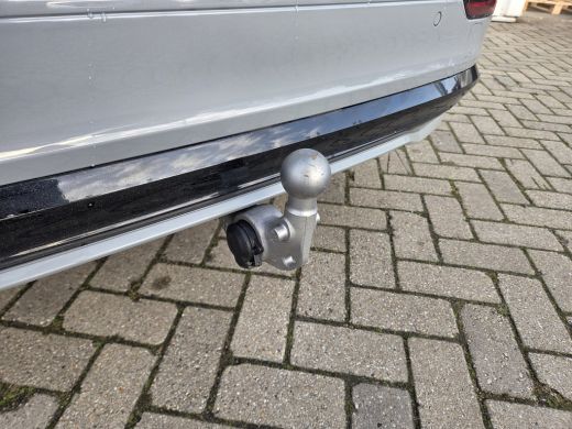 Volvo  V60 2.0 T6 Plug-in hybrid AWD Plus Dark | Trekhaak | 360cam | Harman Kardon | ActivLease financial lease