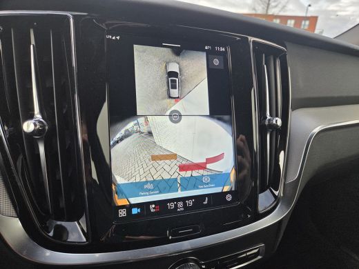 Volvo  V60 2.0 T6 Plug-in hybrid AWD Plus Dark | Trekhaak | 360cam | Harman Kardon | ActivLease financial lease