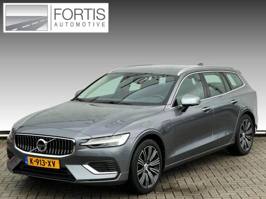 Volvo  V60 2.0 T6 Recharge AWD Business Pro NL-AUTO | LEDER | CAMERA | STUURWIEL VERW | STOELVERW |