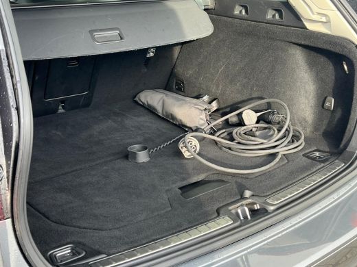 Volvo  V60 2.0 T6 Recharge AWD Business Pro NL-AUTO | LEDER | CAMERA | STUURWIEL VERW | STOELVERW | ActivLease financial lease