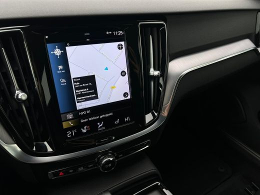 Volvo  V60 2.0 T6 Recharge AWD Business Pro NL-AUTO | LEDER | CAMERA | STUURWIEL VERW | STOELVERW | ActivLease financial lease