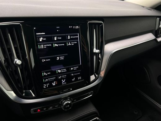 Volvo  V60 2.0 T6 Recharge AWD Business Pro NL-AUTO | LEDER | CAMERA | STUURWIEL VERW | STOELVERW | ActivLease financial lease