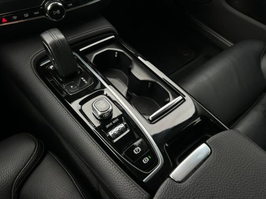 Volvo  V60 2.0 T6 Recharge AWD Business Pro NL-AUTO | LEDER | CAMERA | STUURWIEL VERW | STOELVERW | ActivLease financial lease