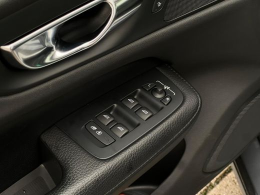 Volvo  V60 2.0 T6 Recharge AWD Business Pro NL-AUTO | LEDER | CAMERA | STUURWIEL VERW | STOELVERW | ActivLease financial lease