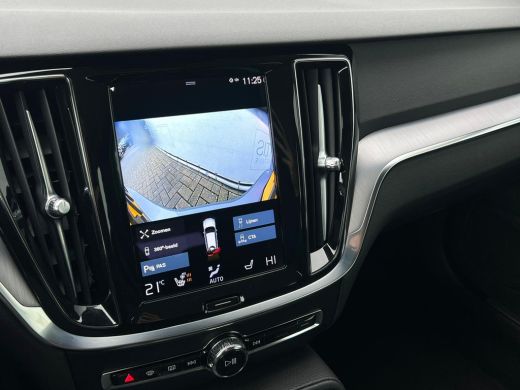 Volvo  V60 2.0 T6 Recharge AWD Business Pro NL-AUTO | LEDER | CAMERA | STUURWIEL VERW | STOELVERW | ActivLease financial lease