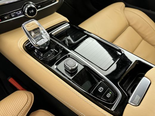 Volvo  V60 T8 Recharge Ultra Dark | 19" | Bowers & Wilkins | Geventileerd Nappa | Massagestoelen | Trekhaak ... ActivLease financial lease