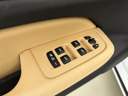 Volvo  V60 T8 Recharge Ultra Dark | 19" | Bowers & Wilkins | Geventileerd Nappa | Massagestoelen | Trekhaak ... ActivLease financial lease