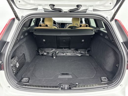 Volvo  V60 T8 Recharge Ultra Dark | 19" | Bowers & Wilkins | Geventileerd Nappa | Massagestoelen | Trekhaak ... ActivLease financial lease