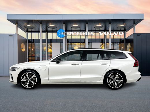 Volvo  V60 T8 Recharge Ultra Dark | 19" | Bowers & Wilkins | Geventileerd Nappa | Massagestoelen | Trekhaak ... ActivLease financial lease