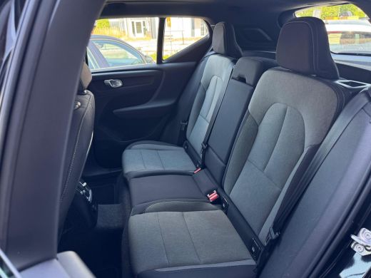 Volvo  XC40 1.5 T4 Recharge R-Design Expression NL AUTO | CAMERA | PANO | 5x voorraad ActivLease financial lease