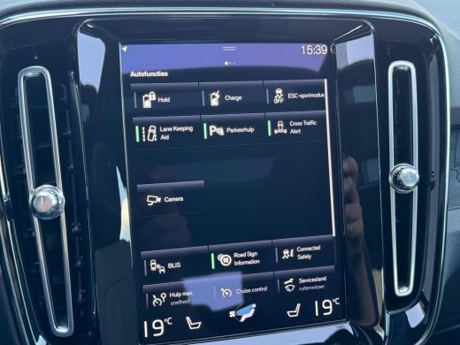 Volvo  XC40 1.5 T4 Recharge R-Design Expression NL AUTO | CAMERA | PANO | 5x voorraad ActivLease financial lease