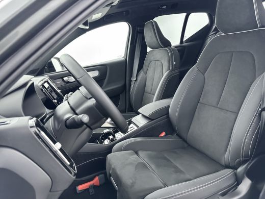 Volvo  XC40 B4 Plus Dark | 19" | Leder/Nubuck | Panoramadak | 360 Camera | Pixel LED | Getint Glas | Harman K... ActivLease financial lease