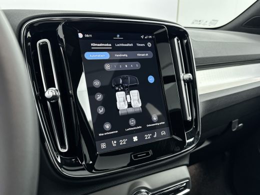 Volvo  XC40 B4 Plus Dark | 19" | Leder/Nubuck | Panoramadak | 360 Camera | Pixel LED | Getint Glas | Harman K... ActivLease financial lease