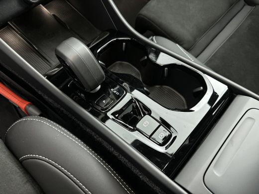 Volvo  XC40 B4 Plus Dark | 19" | Leder/Nubuck | Panoramadak | 360 Camera | Pixel LED | Getint Glas | Harman K... ActivLease financial lease