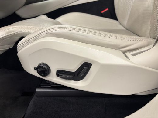 Volvo  XC90 T8 Recharge AWD Ultimate Bright | Achterbank verwarmd | Airco separaat achter | Alarm klasse 3 ActivLease financial lease