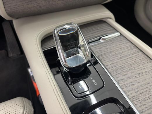 Volvo  XC90 T8 Recharge AWD Ultimate Bright | Achterbank verwarmd | Airco separaat achter | Alarm klasse 3 ActivLease financial lease