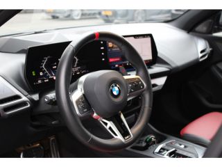 BMW 1 Serie M135 xDrive High Executive M Sport Automaat / Panoramadak / M Sportstoelen / M Adaptief onderstel...