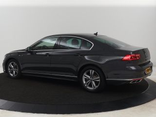 Volkswagen Passat 1.5 TSI R-Line | Nappaleder | Stoelverwarming | Camera | Carplay | Massage | Memory | Side Assist...