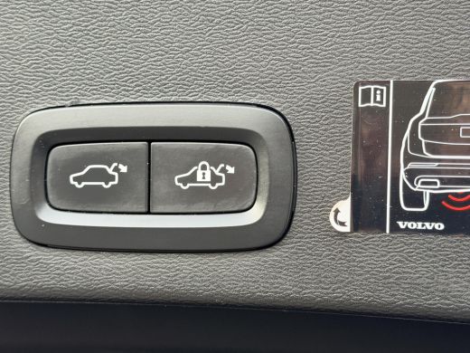 Volvo  XC40 Recharge P8 AWD R-Design SoH 92,7% / Trekhaak / Xenium-pakket / IntelliSafePRO-pakket / 20 Inch R... ActivLease financial lease