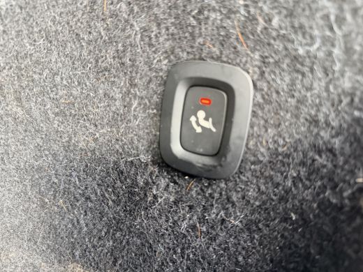 Volvo  XC40 Recharge P8 AWD R-Design SoH 92,7% / Trekhaak / Xenium-pakket / IntelliSafePRO-pakket / 20 Inch R... ActivLease financial lease