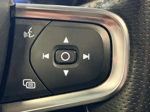 Volvo  XC40 Recharge P8 AWD R-Design SoH 92,7% / Trekhaak / Xenium-pakket / IntelliSafePRO-pakket / 20 Inch R... ActivLease financial lease