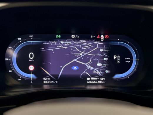 Volvo  XC40 Recharge P8 AWD R-Design SoH 92,7% / Trekhaak / Xenium-pakket / IntelliSafePRO-pakket / 20 Inch R... ActivLease financial lease