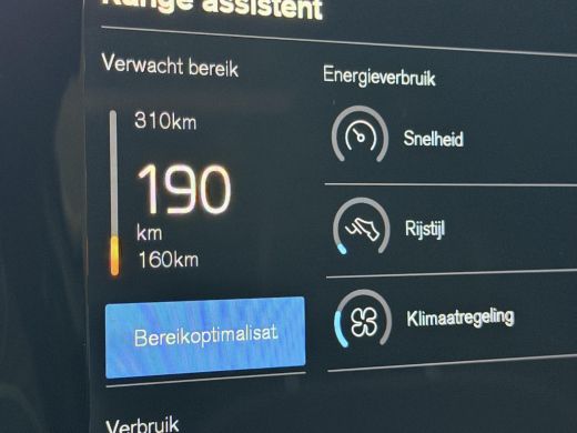 Volvo  XC40 Recharge P8 AWD R-Design SoH 92,7% / Trekhaak / Xenium-pakket / IntelliSafePRO-pakket / 20 Inch R... ActivLease financial lease