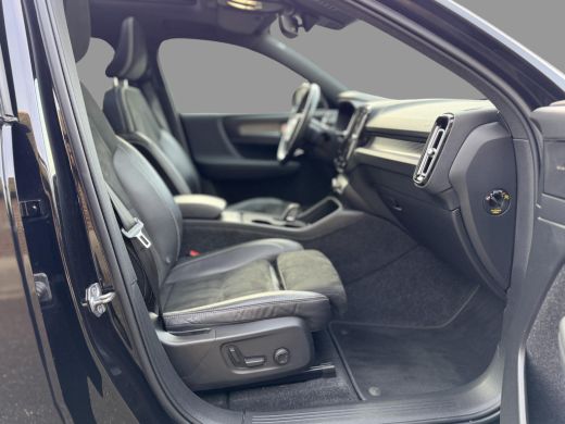 Volvo  XC40 Recharge P8 AWD R-Design SoH 92,7% / Trekhaak / Xenium-pakket / IntelliSafePRO-pakket / 20 Inch R... ActivLease financial lease