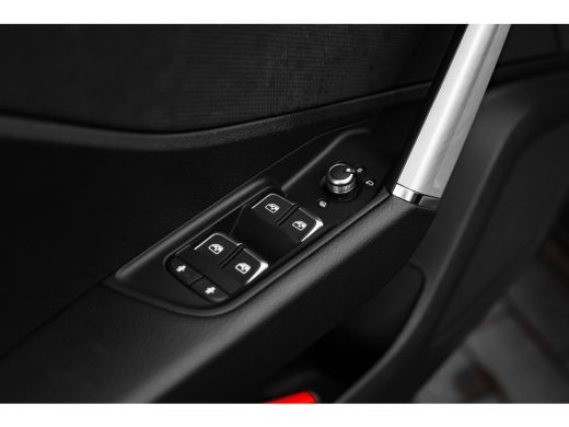 Audi Q2 35 TFSI S Edition 150pk | Matrix LED Koplampen | Comfort sleutel | Parkeerhulp Achter | Privacy Glas ActivLease financial lease