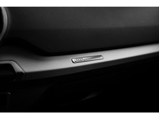 Audi Q2 35 TFSI S Edition 150pk | Matrix LED Koplampen | Comfort sleutel | Parkeerhulp Achter | Privacy Glas ActivLease financial lease